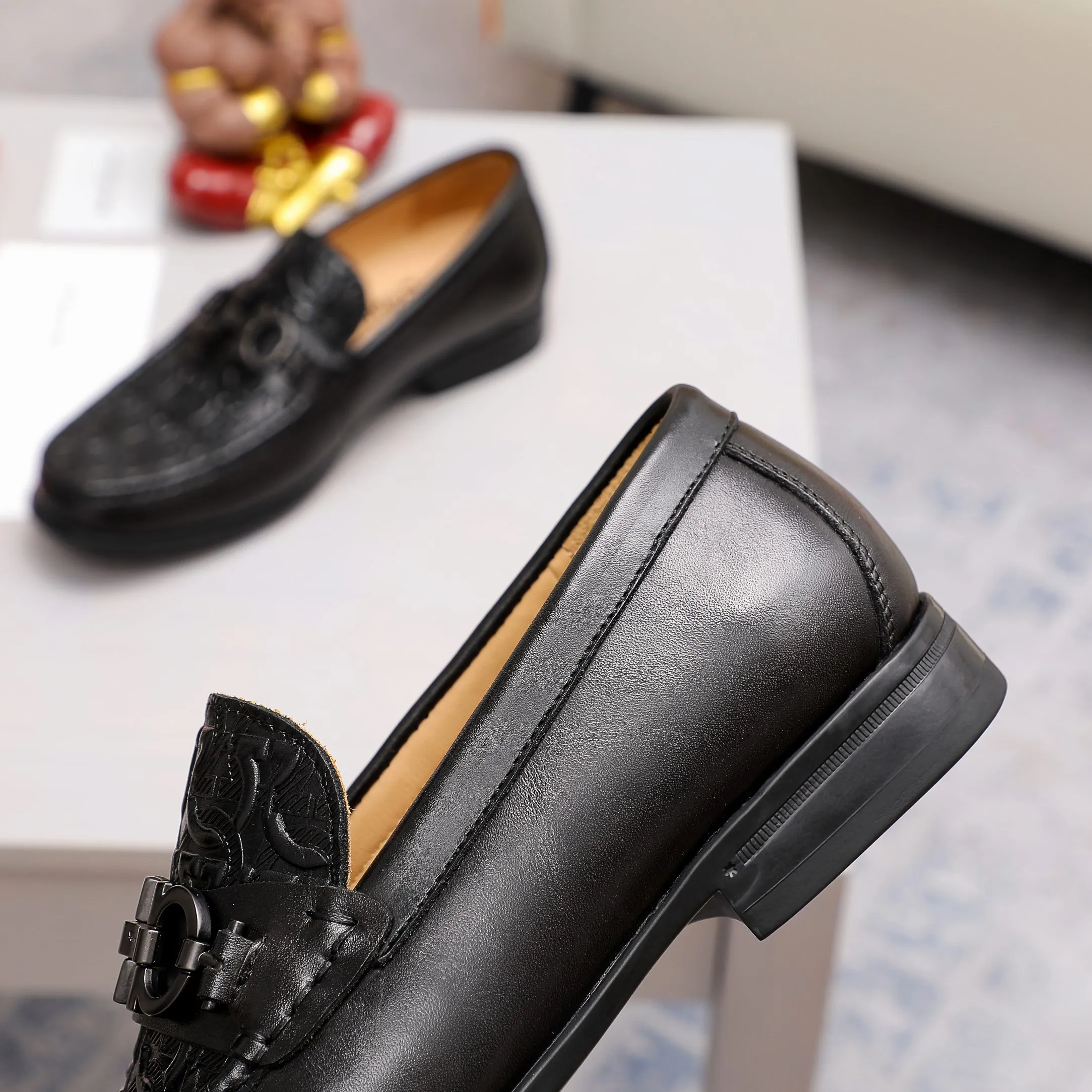 Men's clothing and shoes 💰460 🔥Ferragamo's new men's casual slip-on shoes🇨🇳Official website original 1:1 mold opening, original quality💯Fine workmanship, high-end luxury☘The upper is made of imported Italian first-layer cowhide🌴Luxury🐂leather lining🍓Rubber wear-resistant and non-slip outsole, breathable and comfortable to wear🍍The first choice for high-end men, black, size 38-45